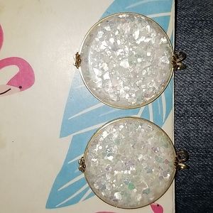 Vintage clips confetti